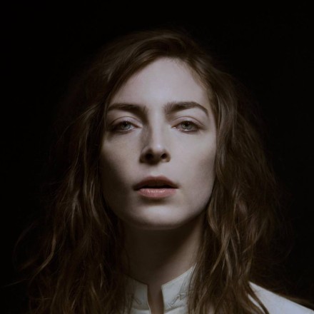 Fishbach returns to the US with 3 concerts dates + New music video
